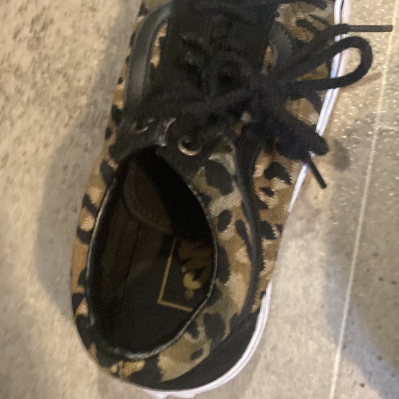 Vans - Picture 13 of 13